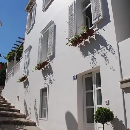 Antipodes Вилла