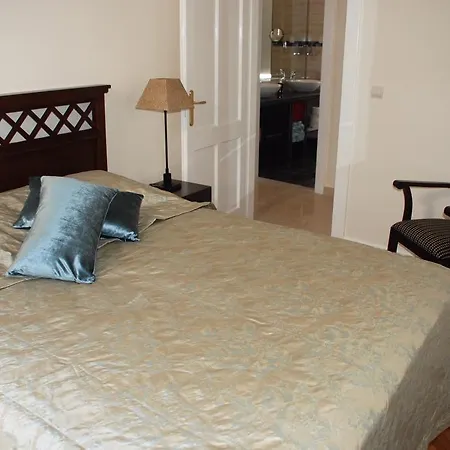 فيلة Antipodes *