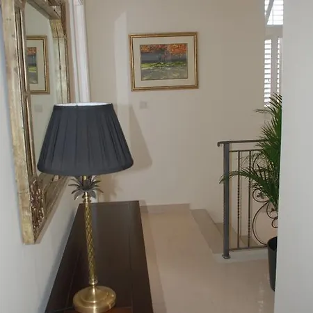 Villa Antipodes